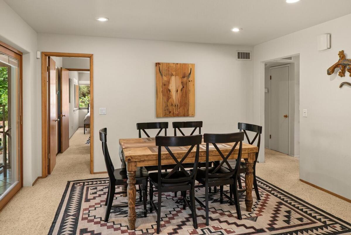 Secluded Mountain Shadows Escape With Yoga Holiday home Sedona